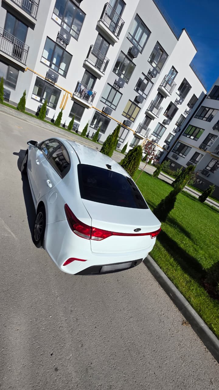 KIA RIO 4