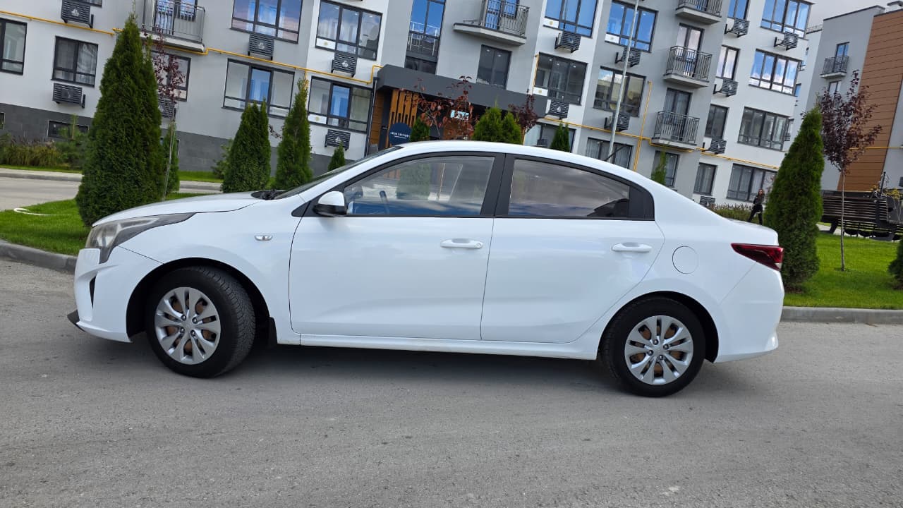 KIA RIO 4