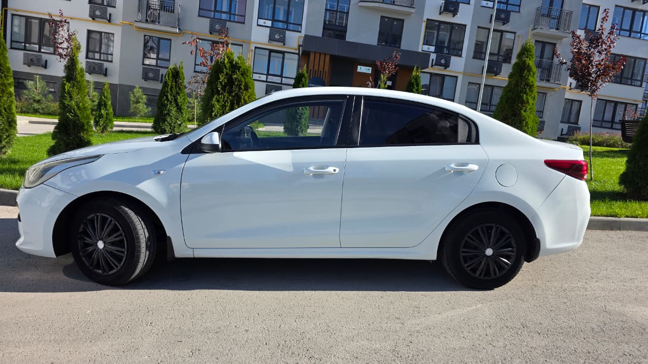 KIA RIO 4