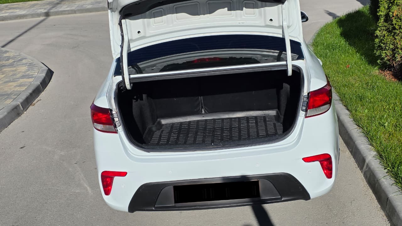 KIA RIO 4