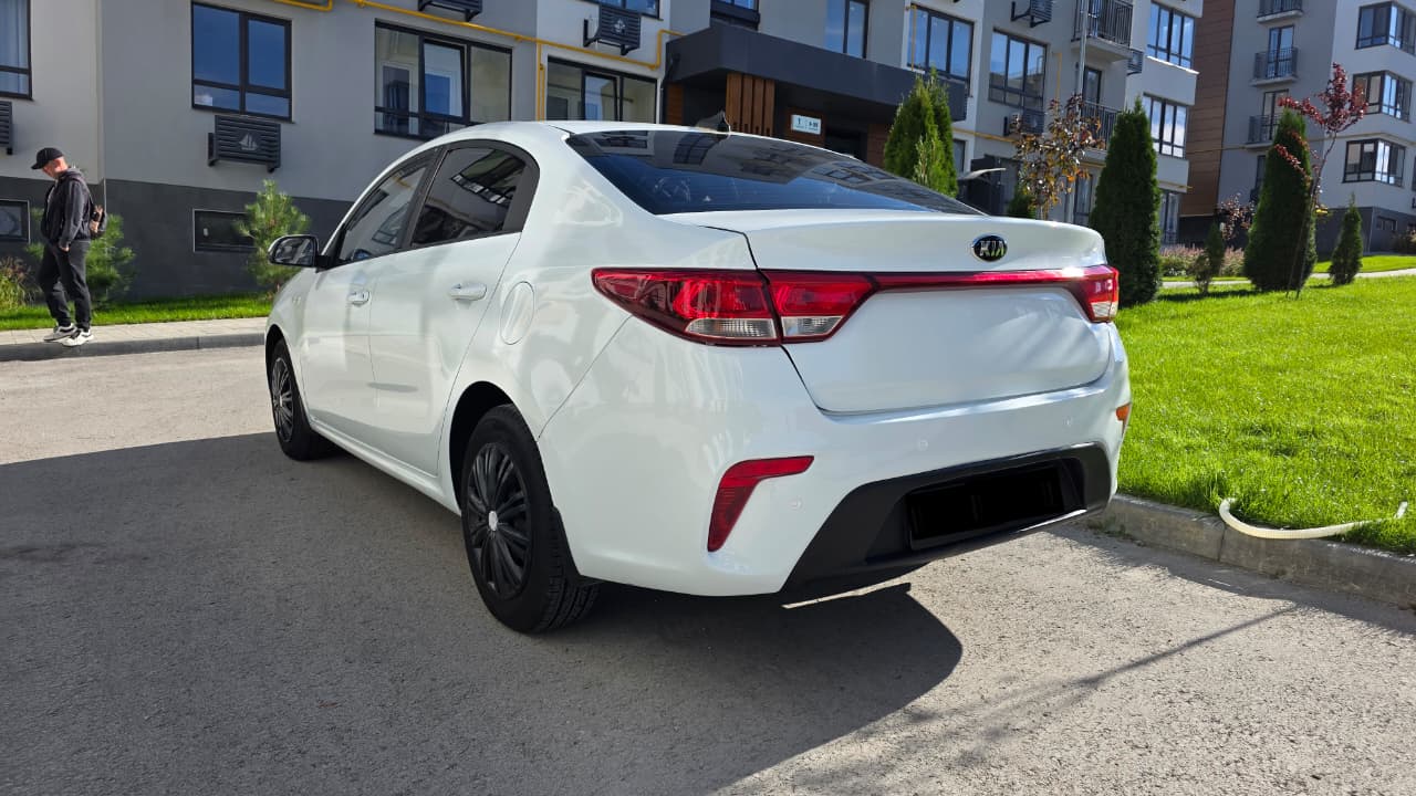 KIA RIO 4